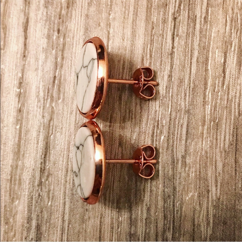 RESTOCKED! White Marble & Rose Gold Stud Earring - Picture 2 of 3